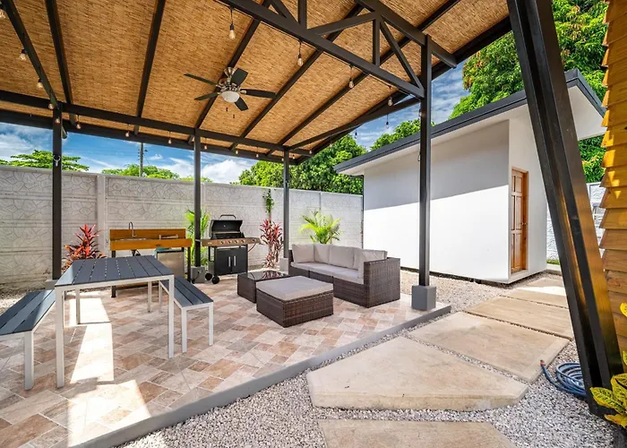 Private 2-Studio Retreat Near Playa Del Coco!